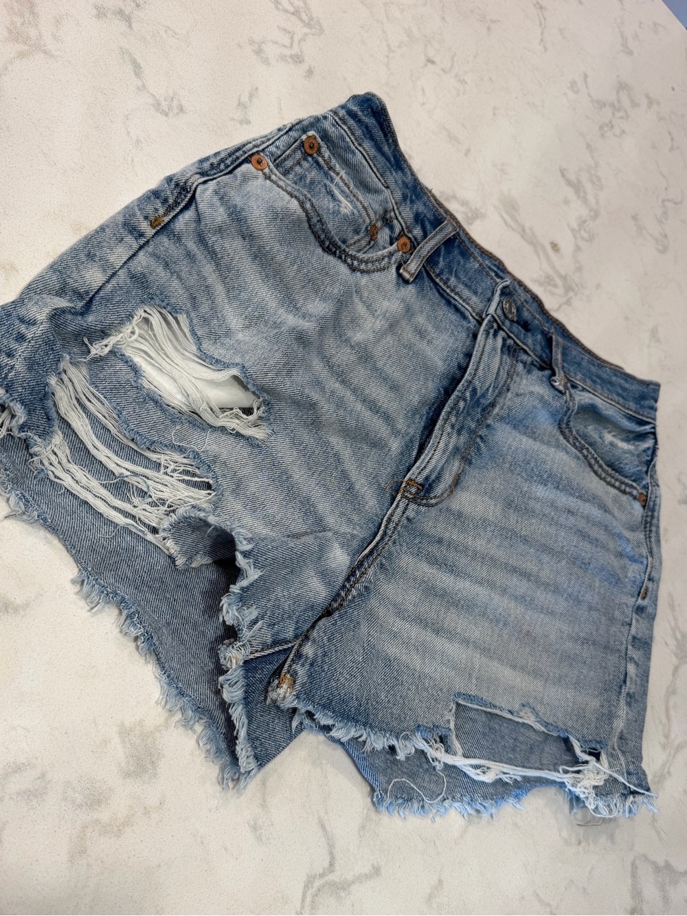 American Eagle Distressed Light Blue Denim Women’s Shorts
